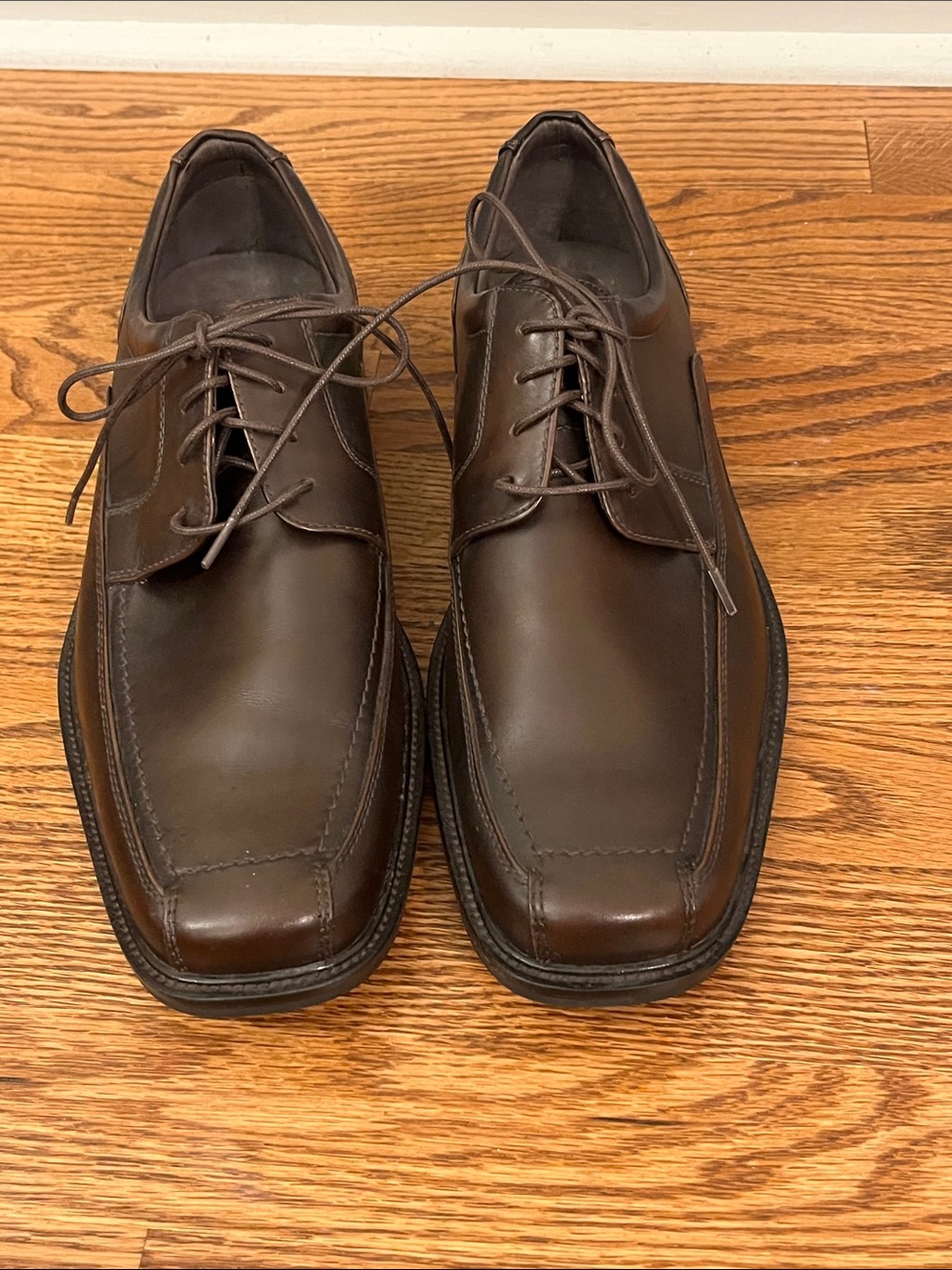 Johnston & Murphy brown square-toe leather derby dress shoes size 10.5